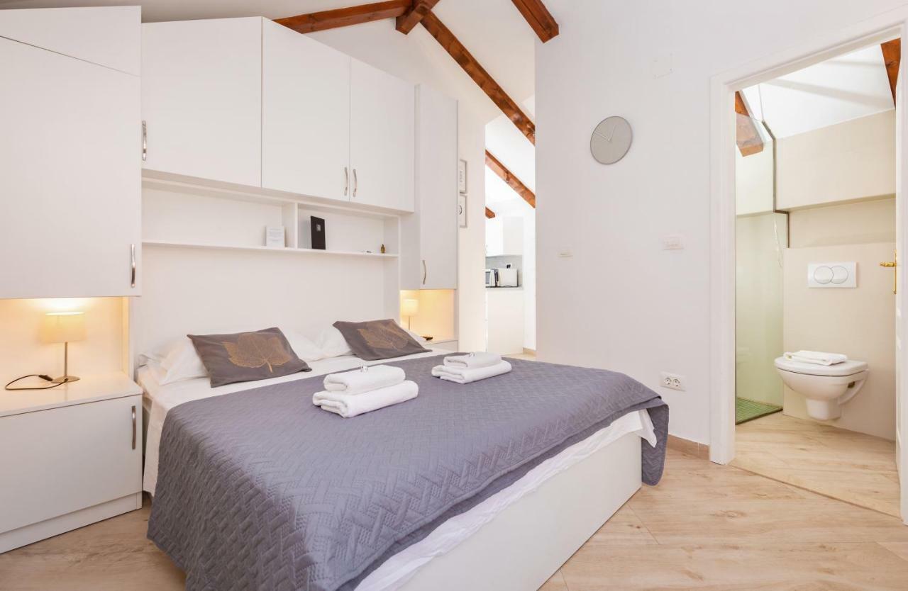 Walls Apartman *