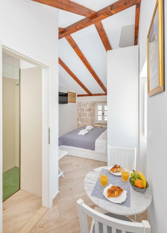 Apartman Walls *
